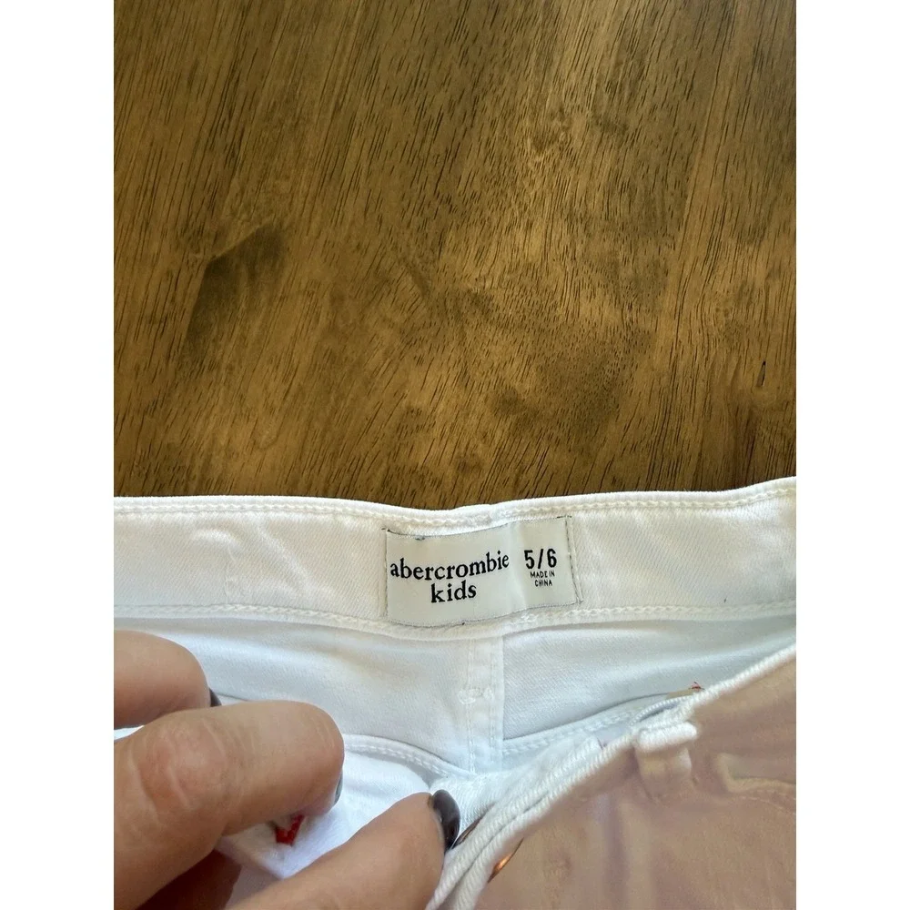 Abercrombie Kids Girls White Denim Shorts Size 5/6 Frayed Raw Hem